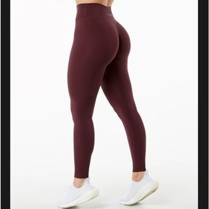 ALPHALETE ALPHALUX LEGGING